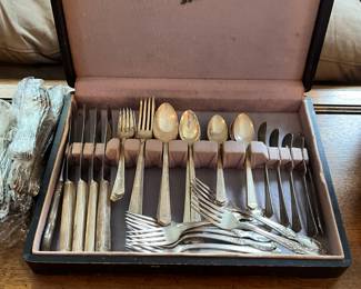 Living room - 2nd set of silver plate silverware