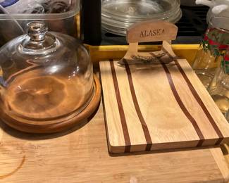 Kitchen - Alaskan cutting board & wooden cheese plate with cover