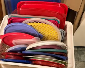 Kitchen - lids!