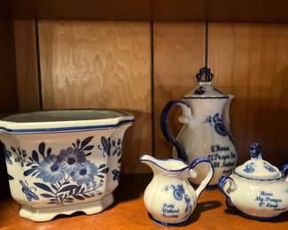 Living room - set of matching sugar, creamer & teapot with lid and a nice planter jar or container