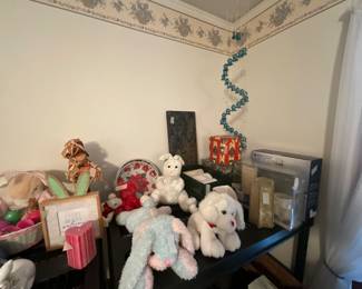 Bedroom - stuffed animals and more collectibles