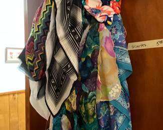 3rd bedroom - scarves