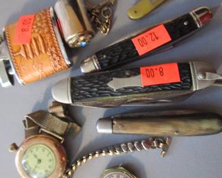Vintage watches and pocket knives