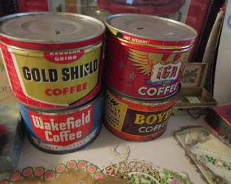 Lots of vintage tins