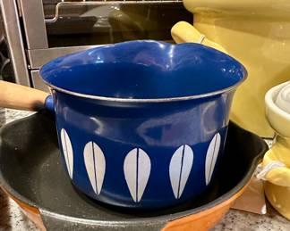 Catherineholm Lotus enamelware