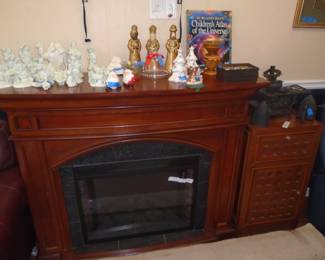 Electric fireplace with mantle
