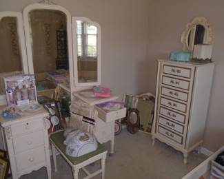 Great retro bedroom suite