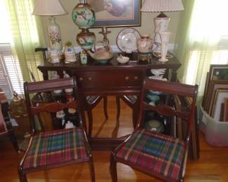 Many chairs and lamp styles to choose from