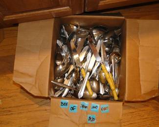 Box of miss matched silverware