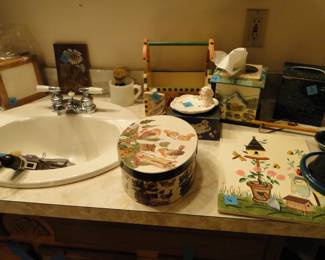 Great decorative pieces in the bathroom