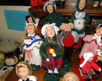 Beyers Choice Carolers