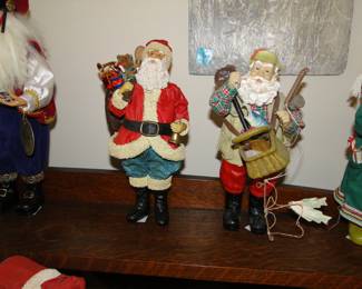 Plenty of Santa's