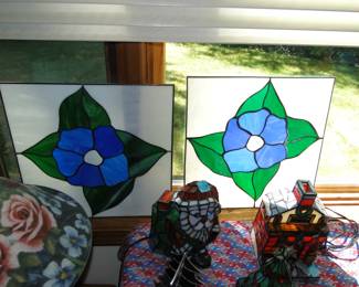 Single panes of stained glass, perfectly suitable for framing