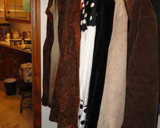 All women's clothing, and hats and outerwear will all be priced at $1. This information will also be posted on other sites as well. This is going to be repeated for a number of photo's. Once it is all gone, so will the pictures and the additional posts.