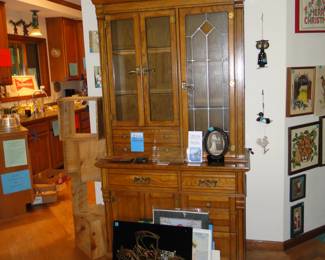 Beautiful stained glass cabinet, with plenty of storage, and beautifully leaded stained glass
