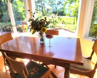 Expanding vintage maple table
