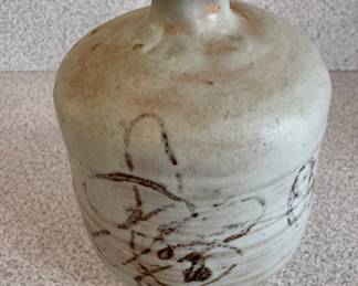Pottery bottle