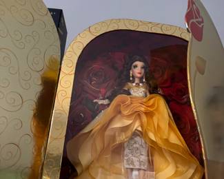 Disney Saks Fifth Avenue Style Limited Edition 30th Anniversary Belle Doll