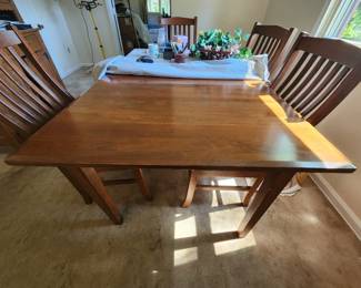 Samsen Furniture dining table and 6 chairs