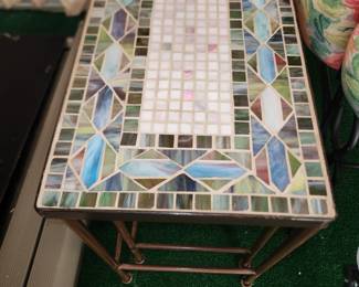 Set of 2 nesting tables
