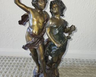 Young Lovers bronze sculpture