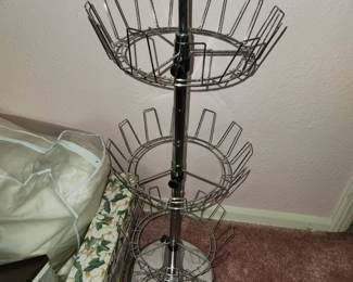 Rotating shoe rack
