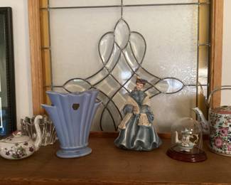 Miscellaneous vintage items.