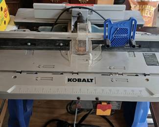 Cobalt router with table
