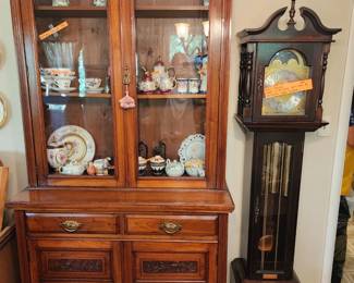 Antique Cabinet
Franz-Hermie made in Germany 451-050-8
No jewels, Hand Crafted