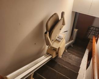 Harvard 2012 stairlift, Pinnacle
For sale now!!! 500.00 or best offer