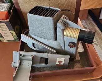 TDCBell and Howell Streamliner 300 Duo Projector with Trioner