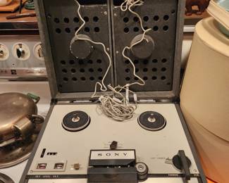 Sony stereo recorder Tc-200