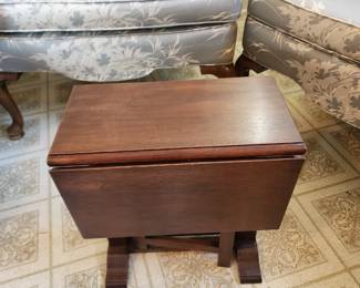 Small drop leaf table
