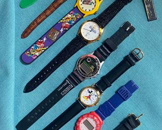 Collection of novelty watches:
M&M, Kellogg’s, Campbell’s Soup, Jurassic Park, Mickey Mouse, Star Wars & many more