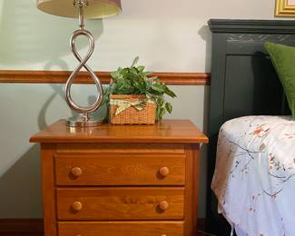 Bedside 3-drawer dresser
Bedroom #4