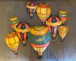 Metal balloon wall-hanging