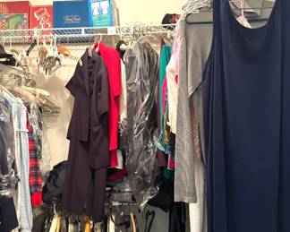 Clothing/shoes/purses