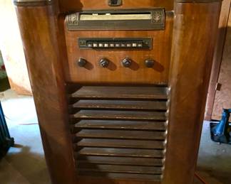 Antique console radio