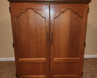 Entertainment center