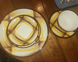 Vintage Organdie Vernonware dish set and serving pieces