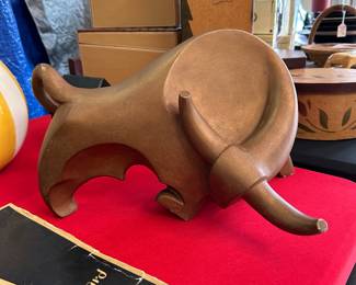 Alexander Danel sculpture - Bull