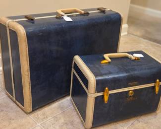 1950’s Samsonite Skywader set, with toiletries tray