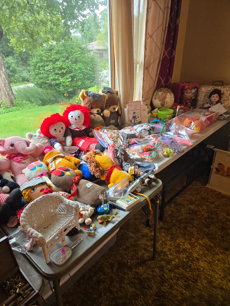Tons of vintage toys, including stuffed animals, dolls, and more!