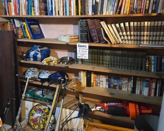 Lots of books, both newer and vintage. 