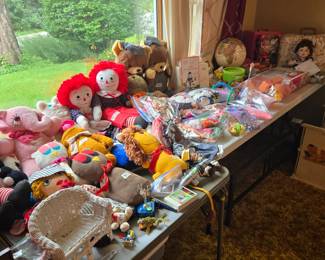 Tons of vintage toys, including stuffed animals, dolls, and more!