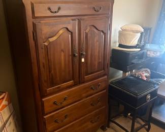 Ethan Allen Dresser/Hutch Matches master bed