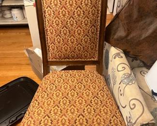Dinning Room table and 4 chairs. Ethan Allen. $150.00 for whole set.