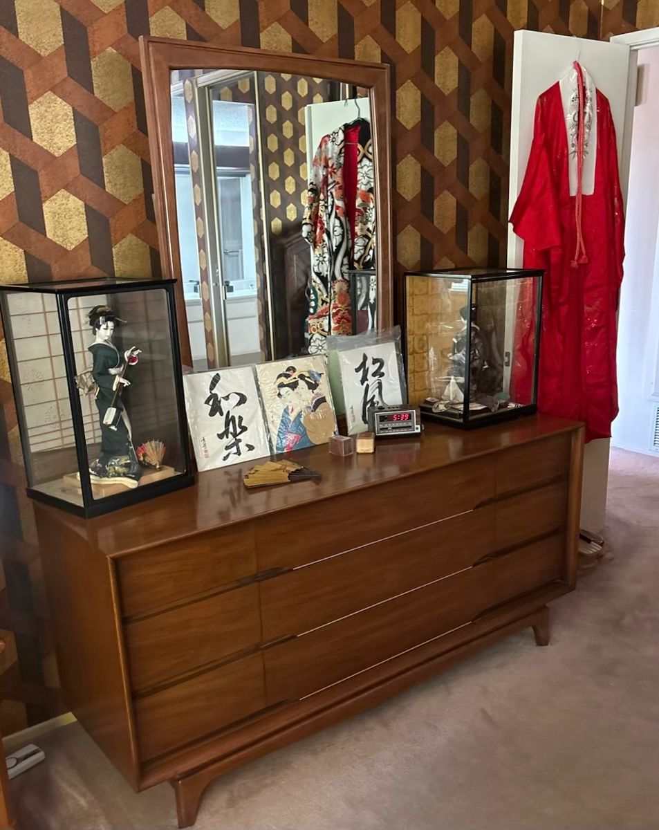 KENT COFFEY FORUM MCM TRIPLE DRESSER & MIRROR