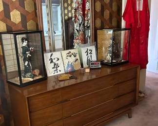 Kent Coffey Forum Collection dresser with mirror.