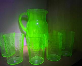 Uranium Etched grapes pitcher with six glasses RARE!